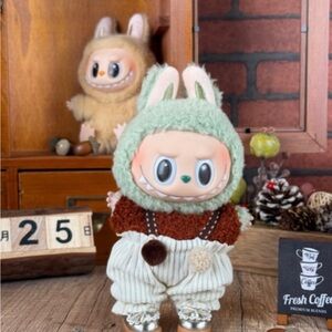 Cute Green outfit (doll not included)